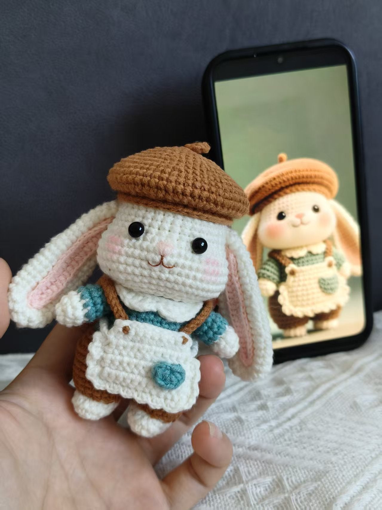 Art to Yarn - Painter Bunny 🎨🐰